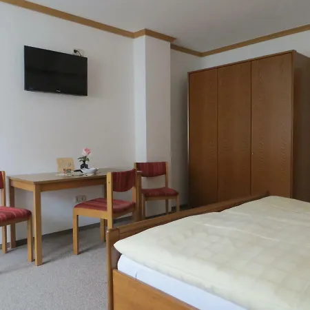 Leppert Guest house *
